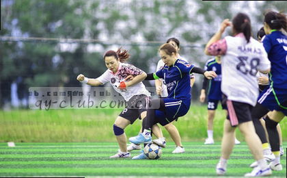 多维数据分析图 彩色数据点 复杂关联模式